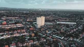 Aerial view of Sorocaba cityscape highlighting upscale residential areas.