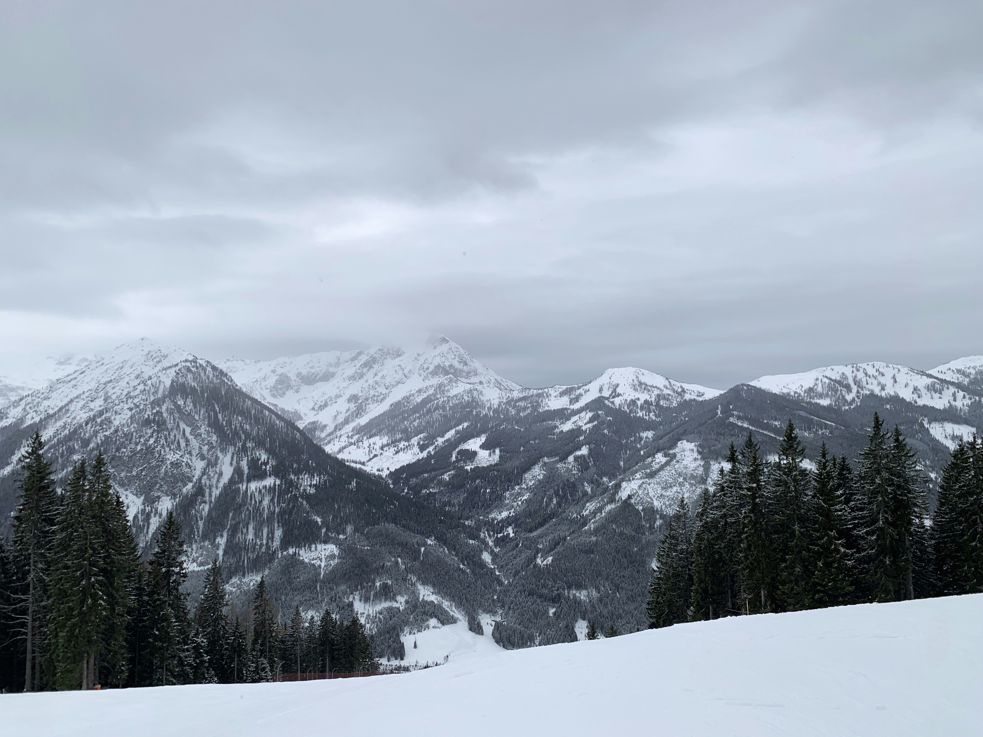 Stay online in the Austria with a prepaid eSIM from eSIMlii. Instant activation, no roaming charges, and reliable coverage.