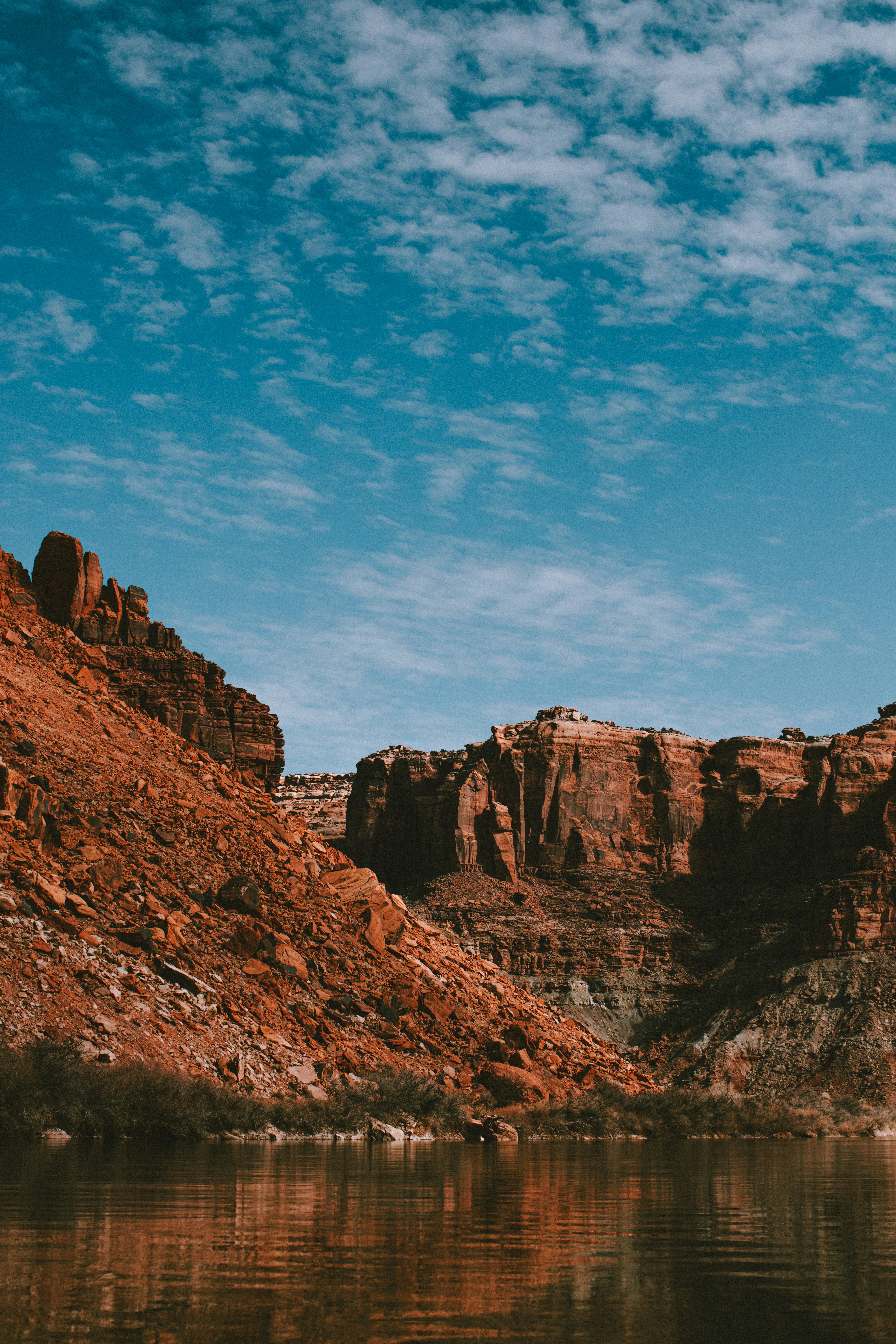 Photo by worldsbetweenlines