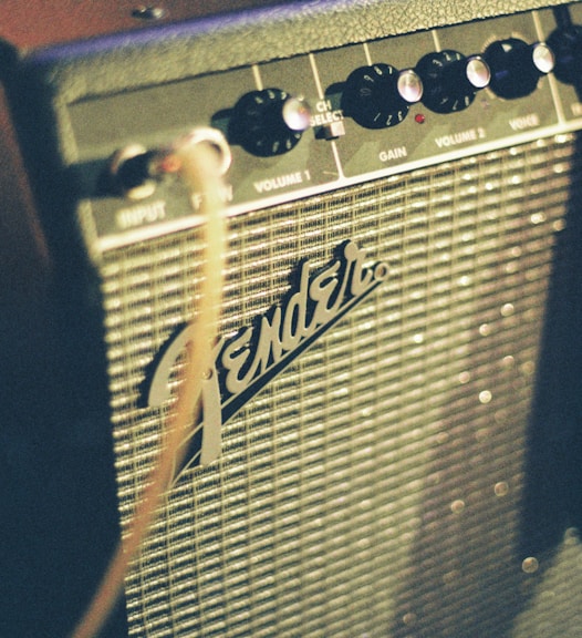 black and white marshall guitar amplifier