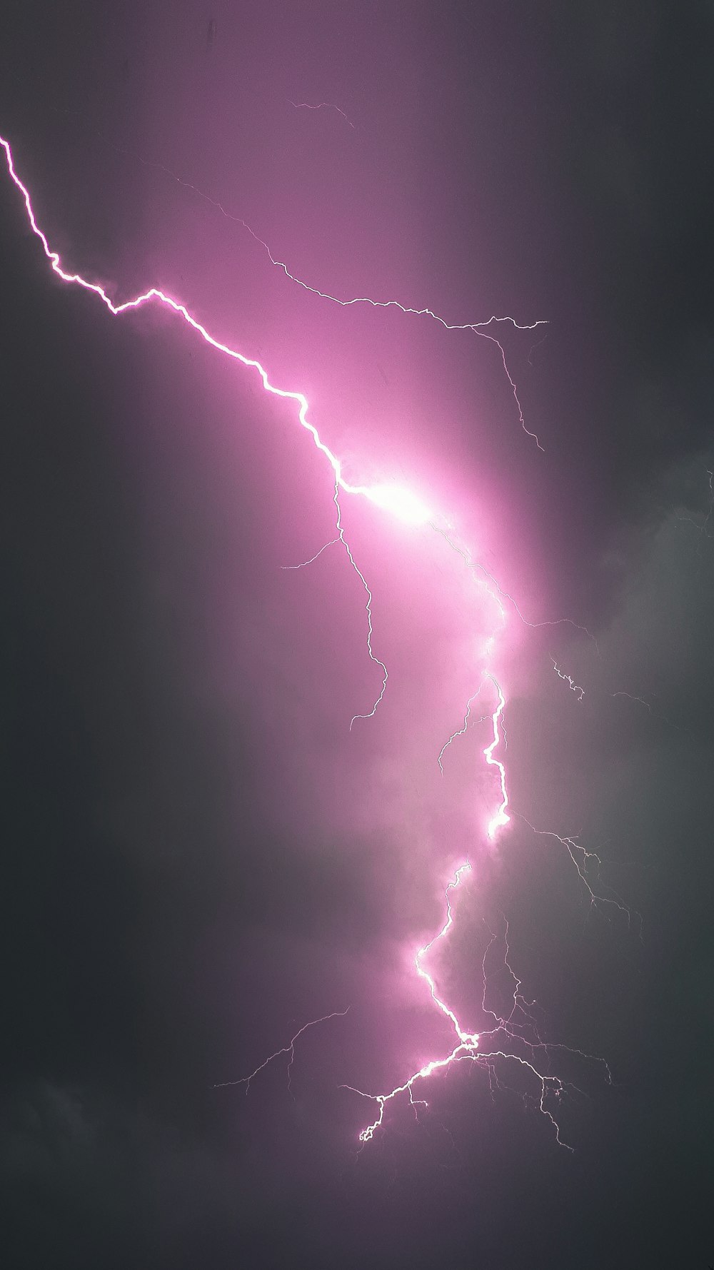 ThunderBolt!  Lightning photography, Lightning photos, Thunder and lighting