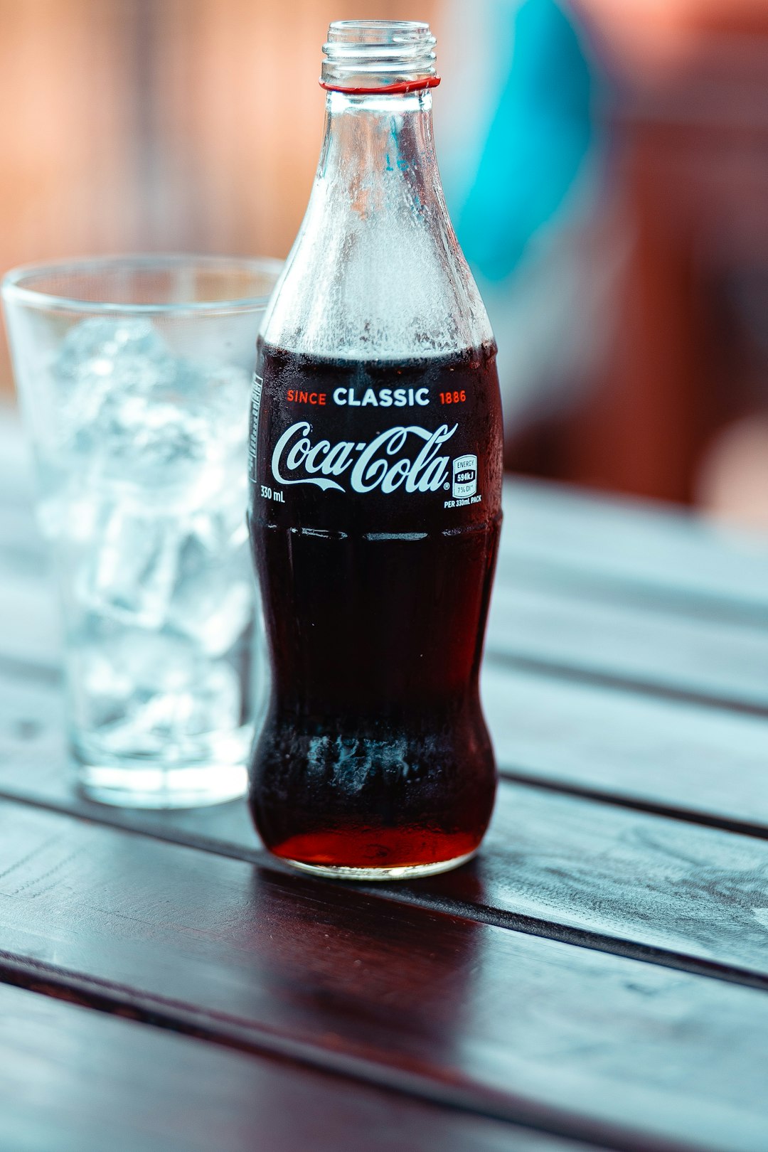 coca cola zero bottle on table