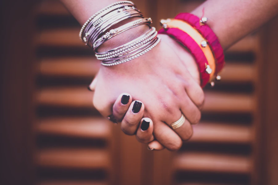 Minimal gold bracelet