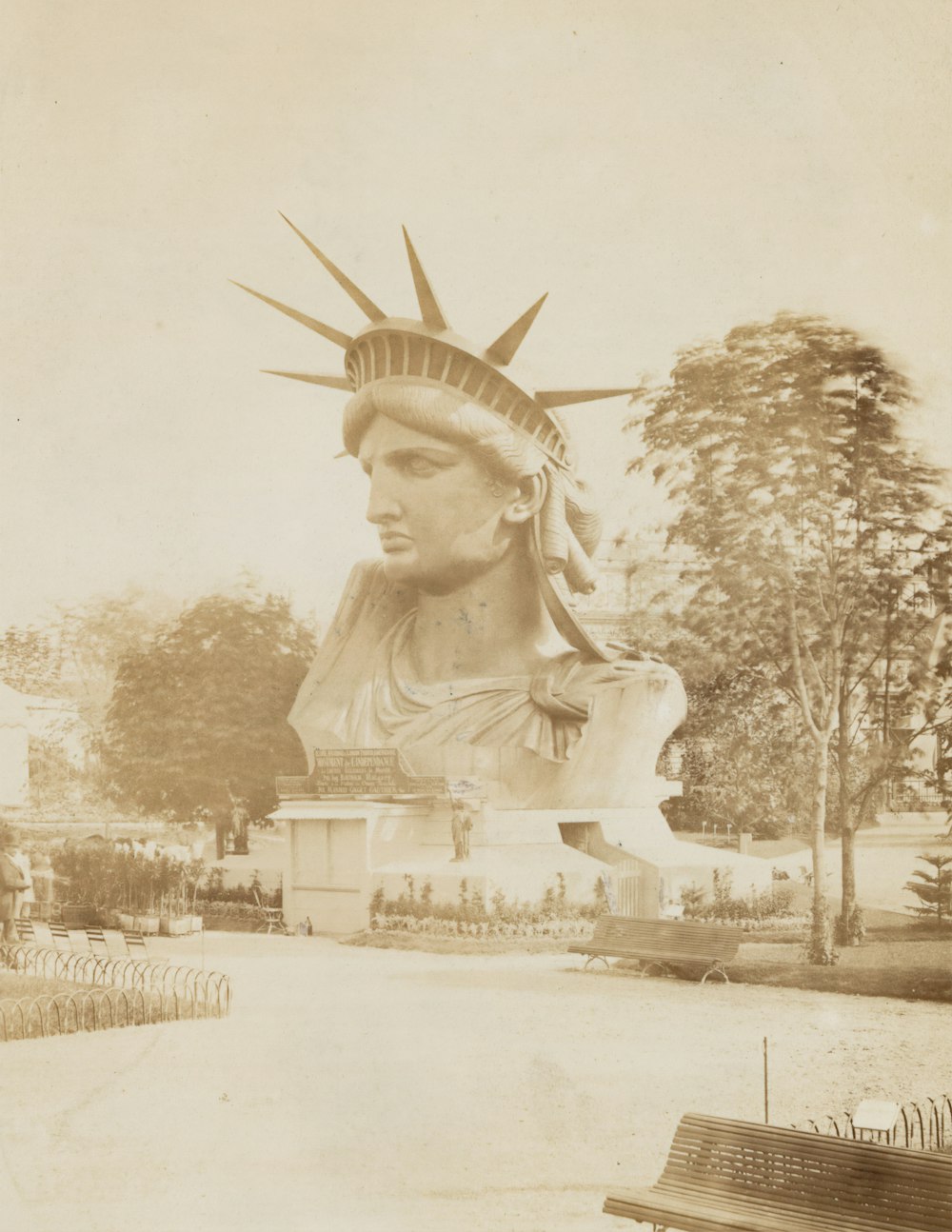 Historical image of the Statue of Liberty 