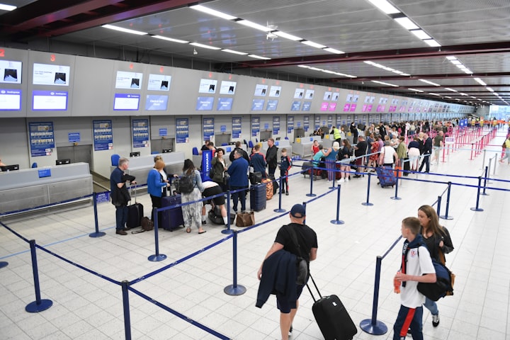 Caos nos aeroportos: o que está acontecendo nos aeroportos da Europa?