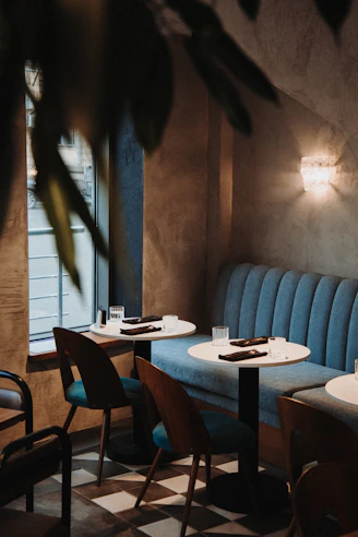 white round table with chairs