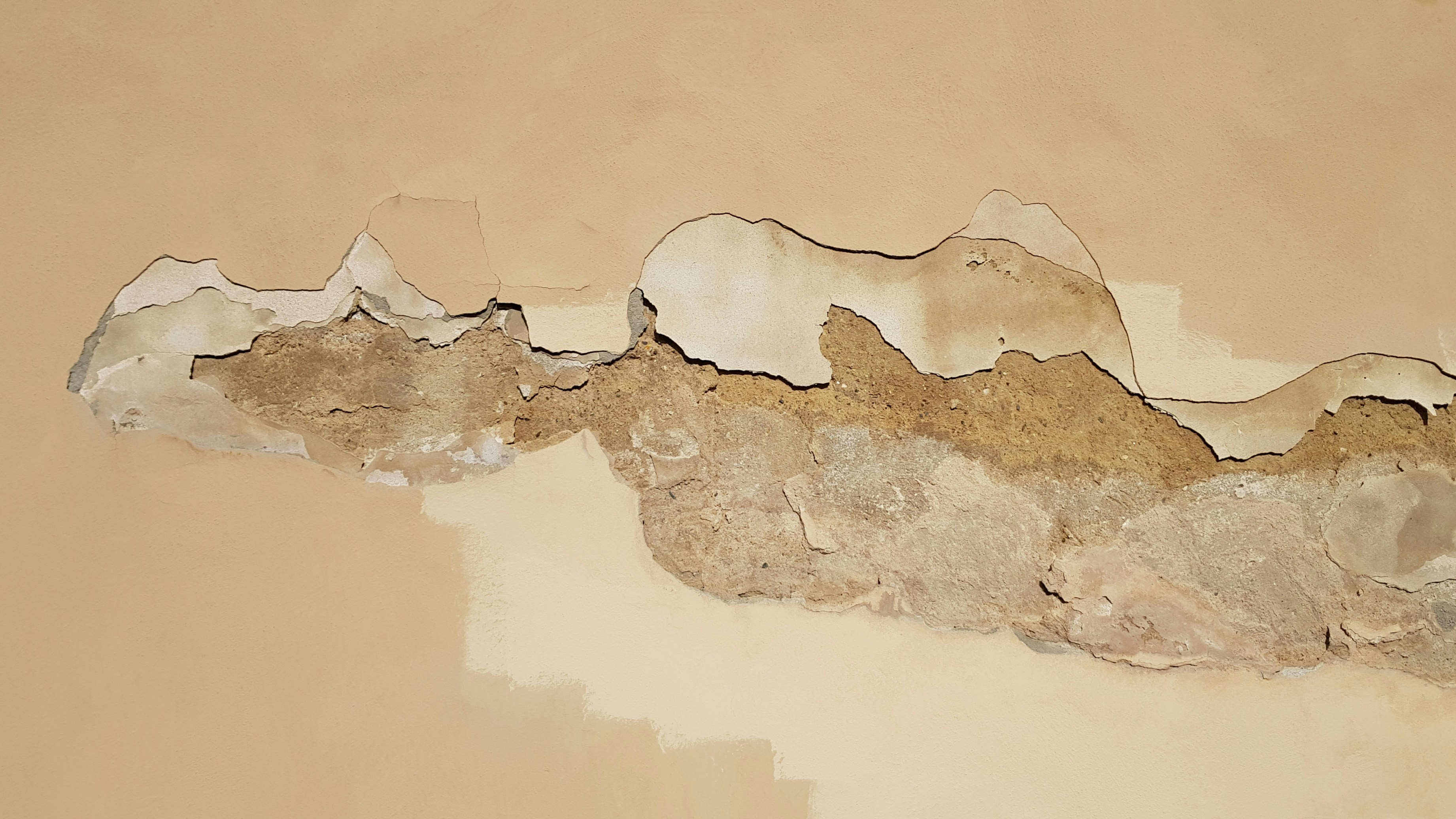 From Minor Leak to Major Bill: How Postponing Roof Repairs Compounds Costs for Niagara Homeowners