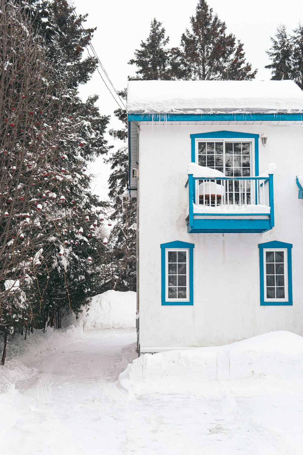 white and blue concrete house