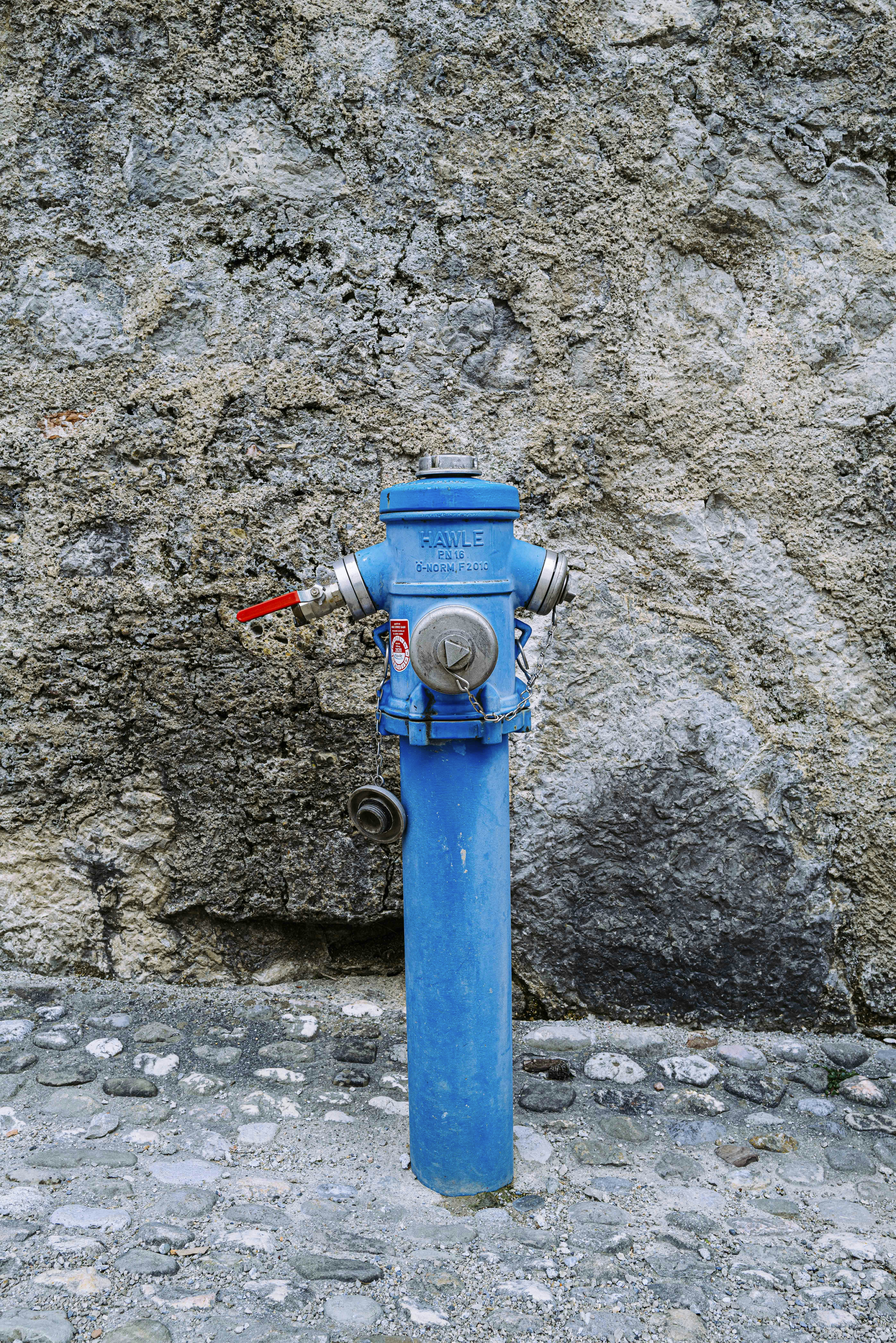 blue and silver water pipe