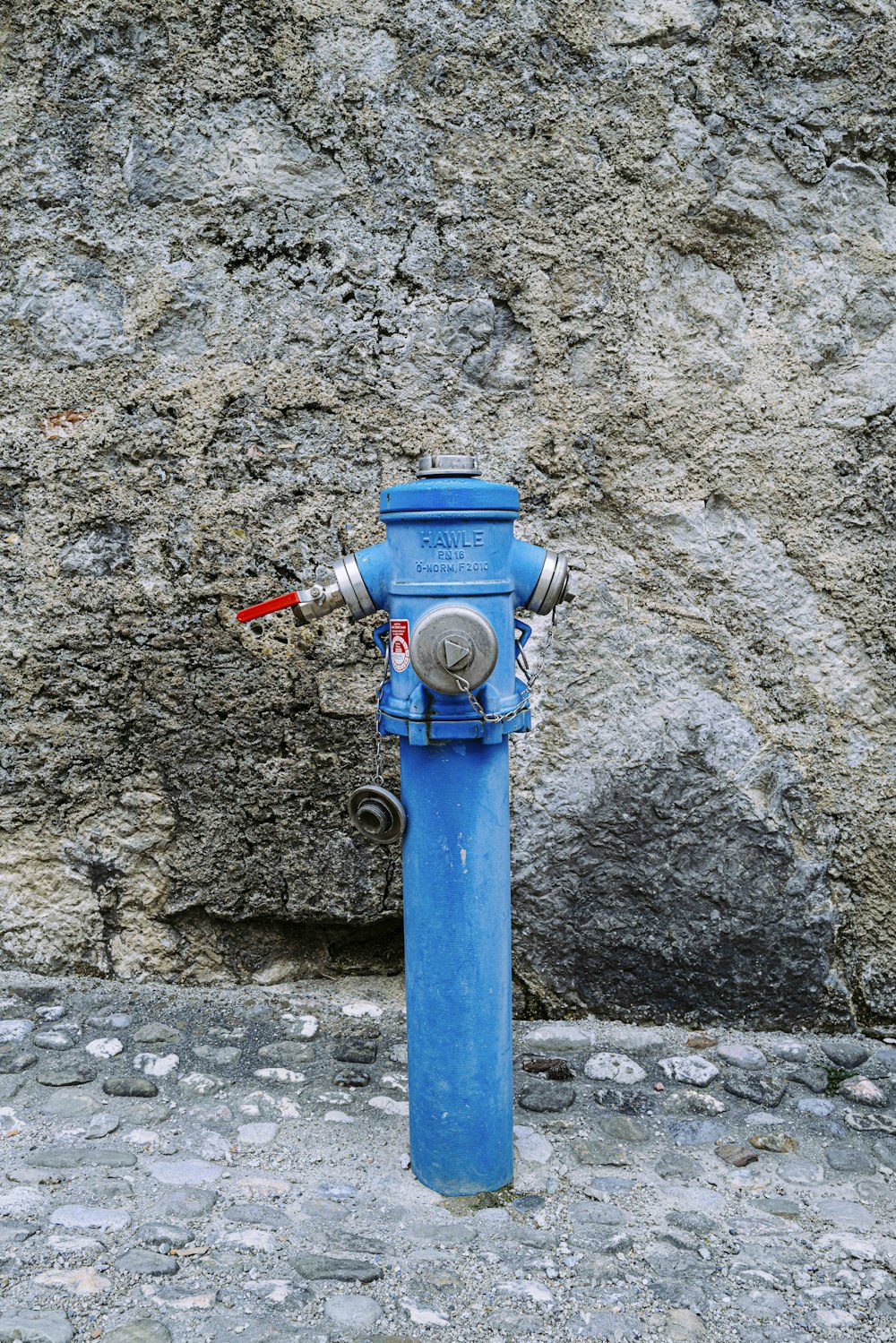 blue and silver water pipe