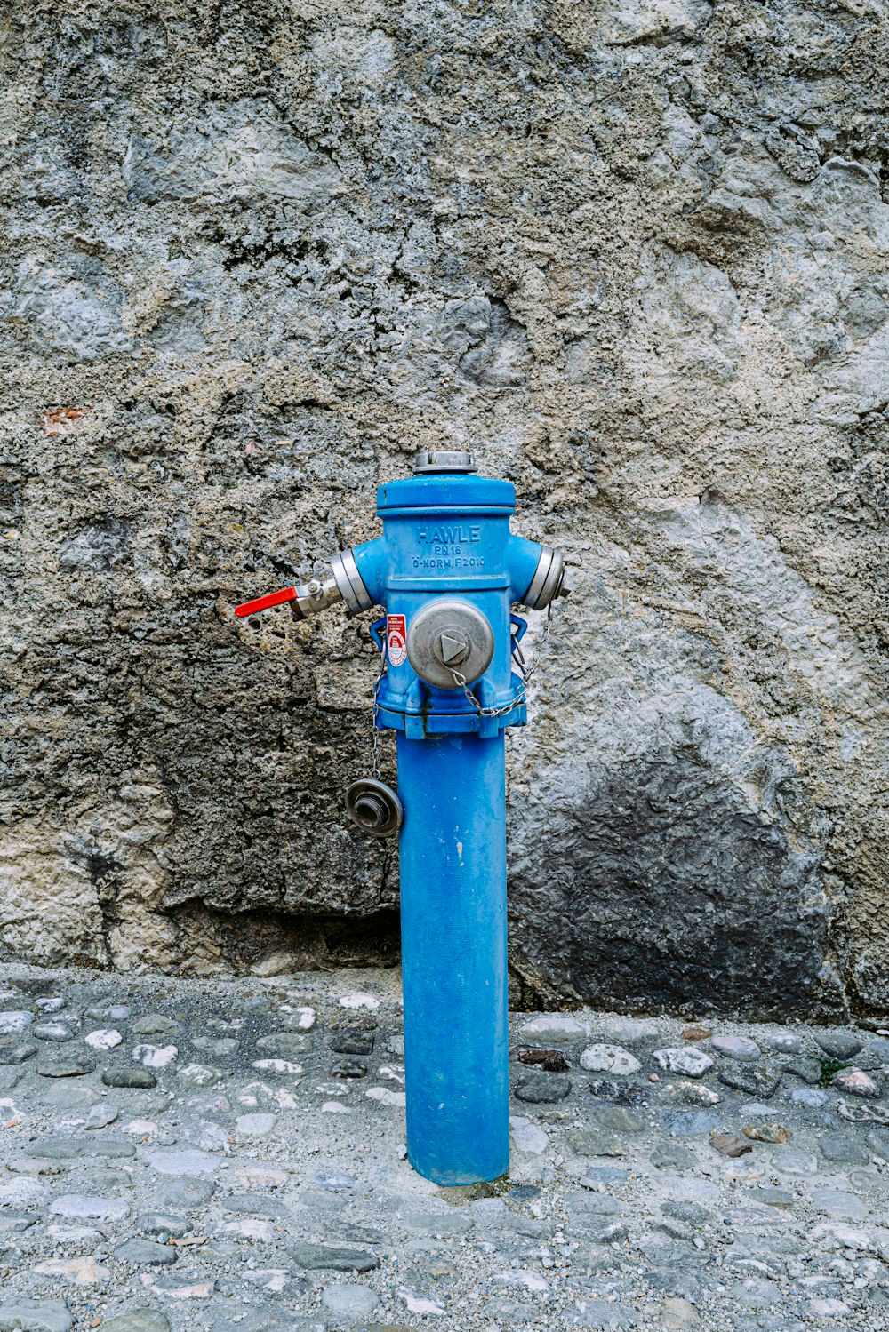blue and silver water pipe