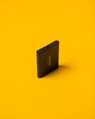 black samsung galaxys 6 edge