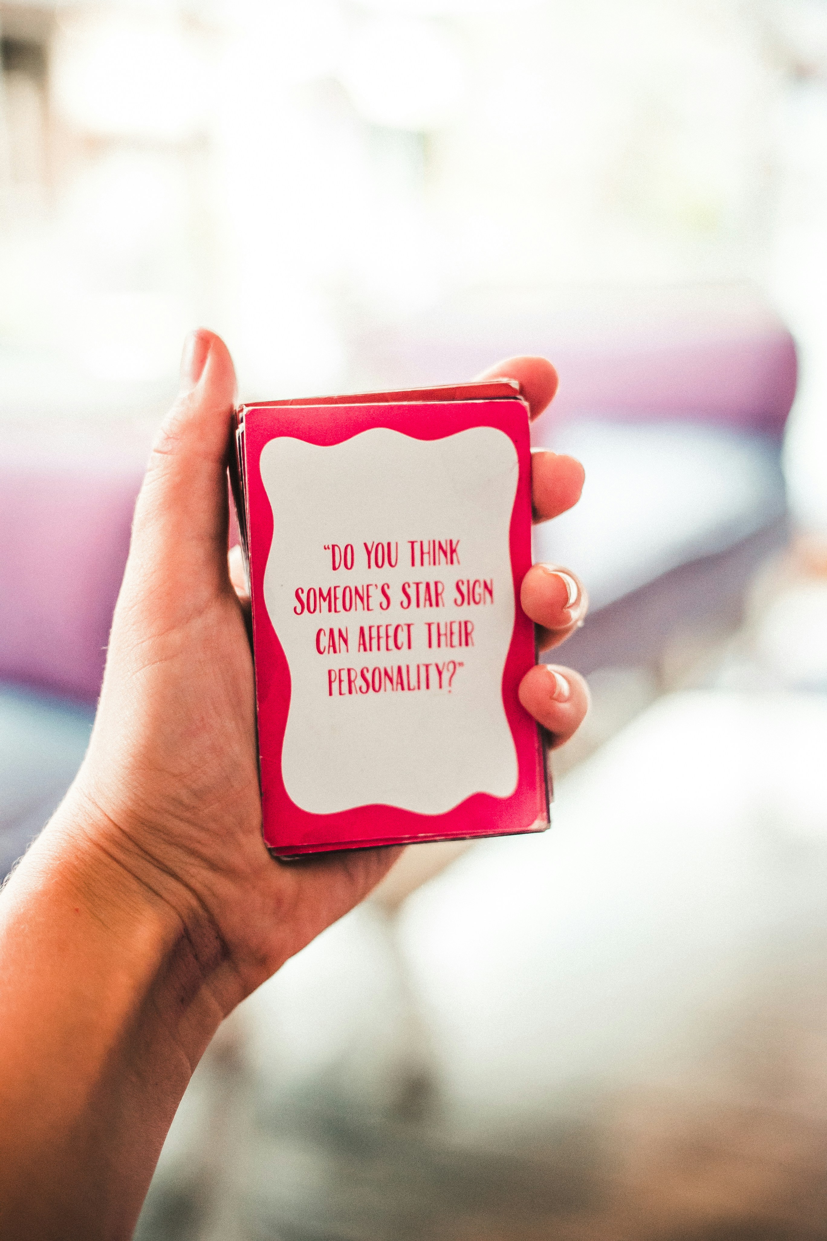 赤と白の私は小さな女の子のカードですの写真 Unsplashで見つける人間の無料写真