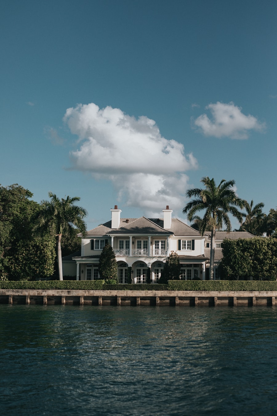 Lush waterfront trees and estates in Coconut Grove Miami