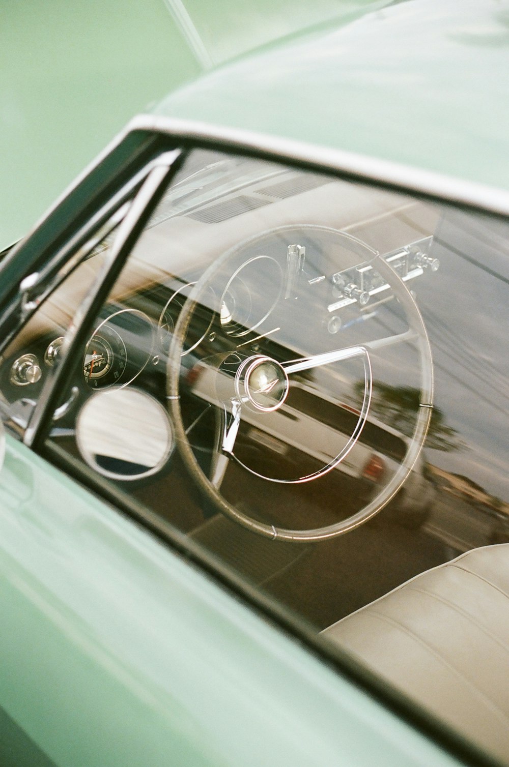 black and silver car steering wheel