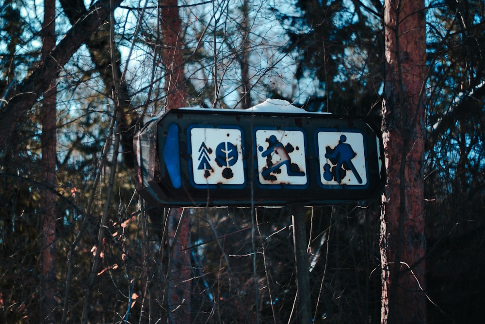 blue and white kanji text signage