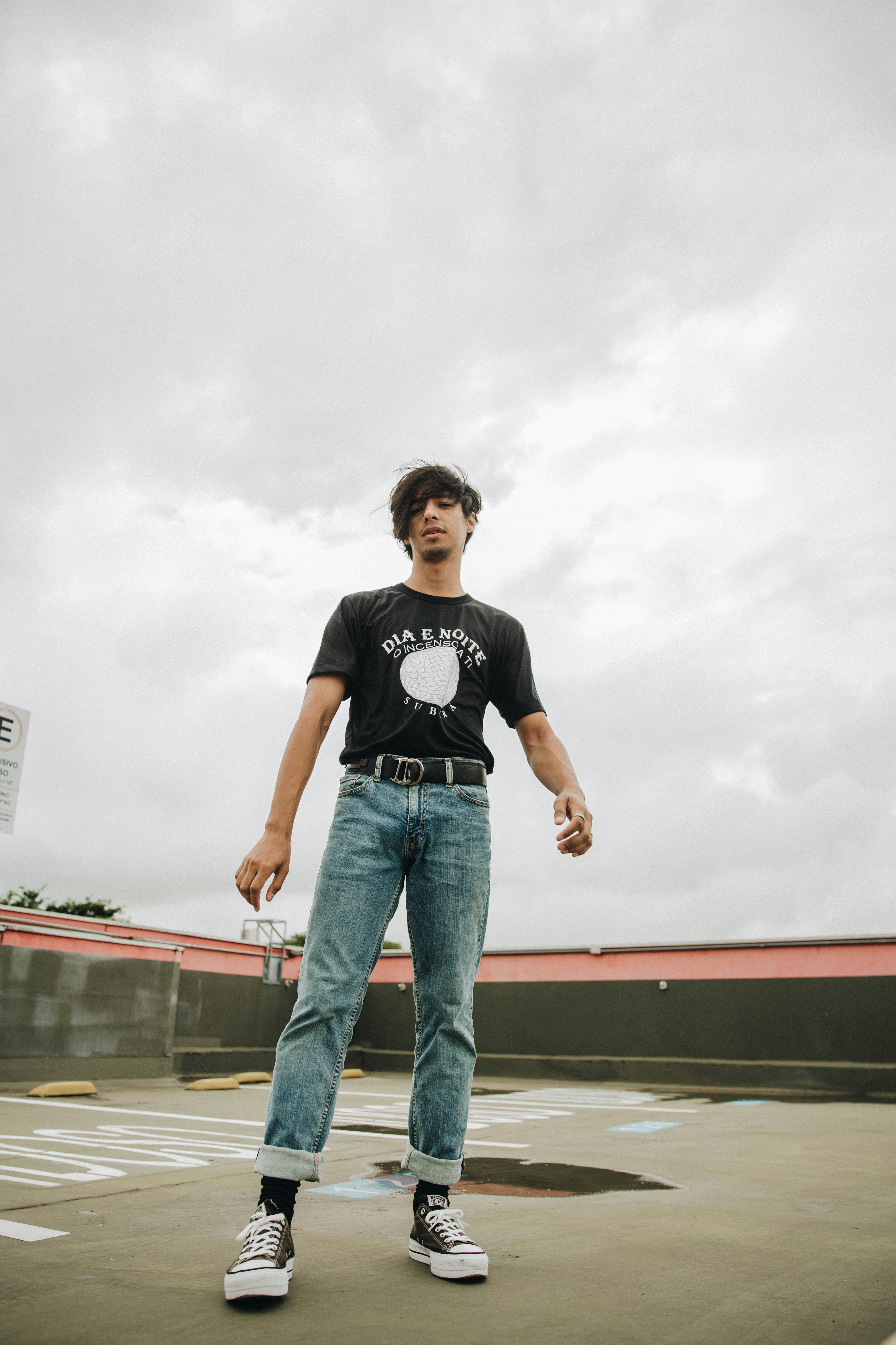 Choosing complementary colors &ndash; finding colors that work in both vintage and modern streetwear pieces enhances your overall look.