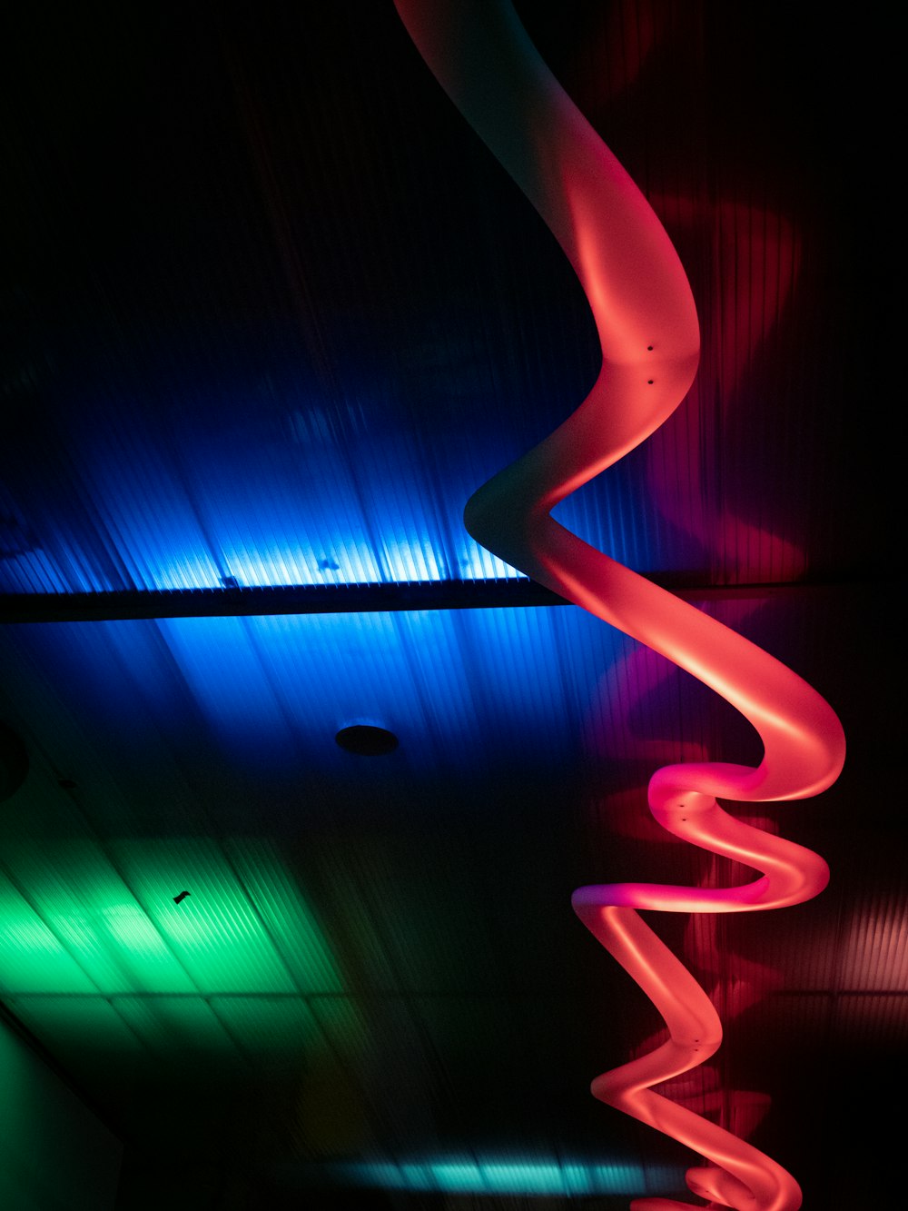 red and blue spiral light