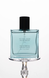 DIY Crafting Your Own Bold Leather Cologne: A DIY Guide Inspired by Aramis
