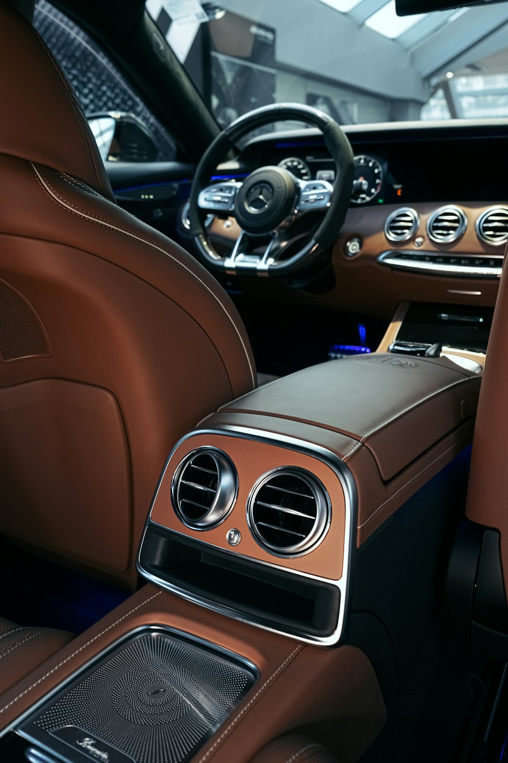 brown and black car steering wheel