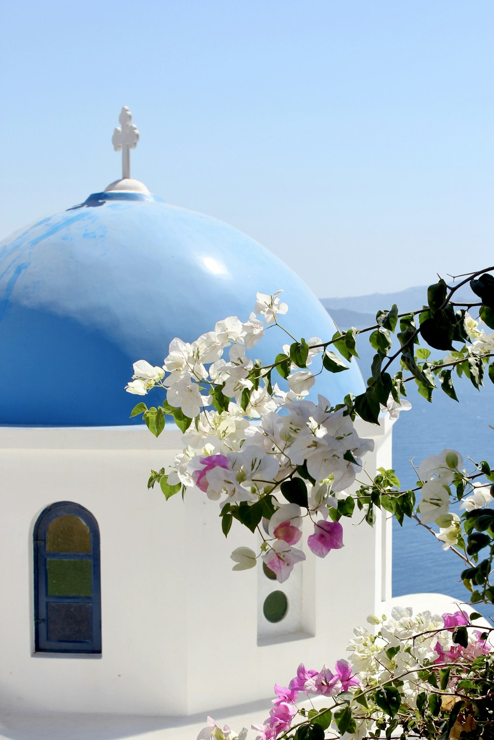 white and blue dome building