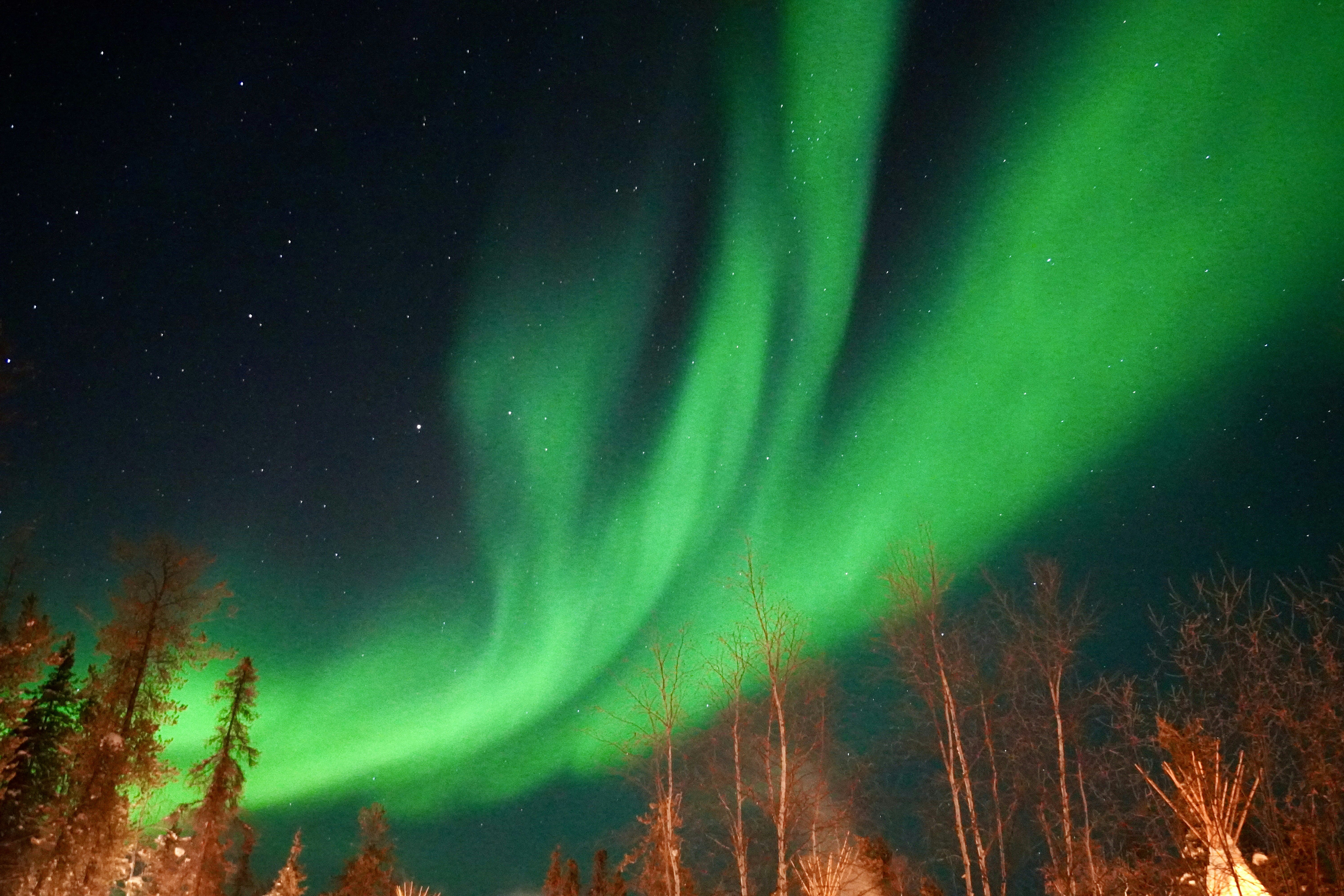I thought I had no chance to see the aurora, and finally saw it on the last day, and it was a super active aurora explosion. It was really happy. In fact, I did n’t have enough experience, so I did n’t shoot well. 