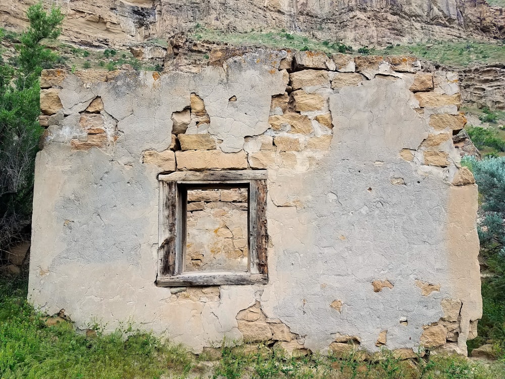 brown concrete wall with window