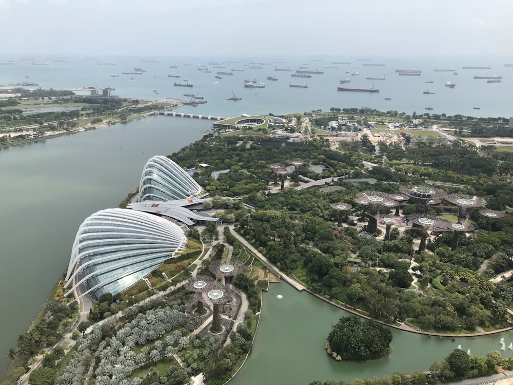 Vista aérea de los edificios de la ciudad durante el día