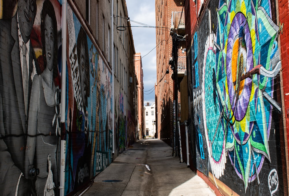 graffiti on wall during daytime