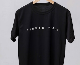 black crew neck t-shirt