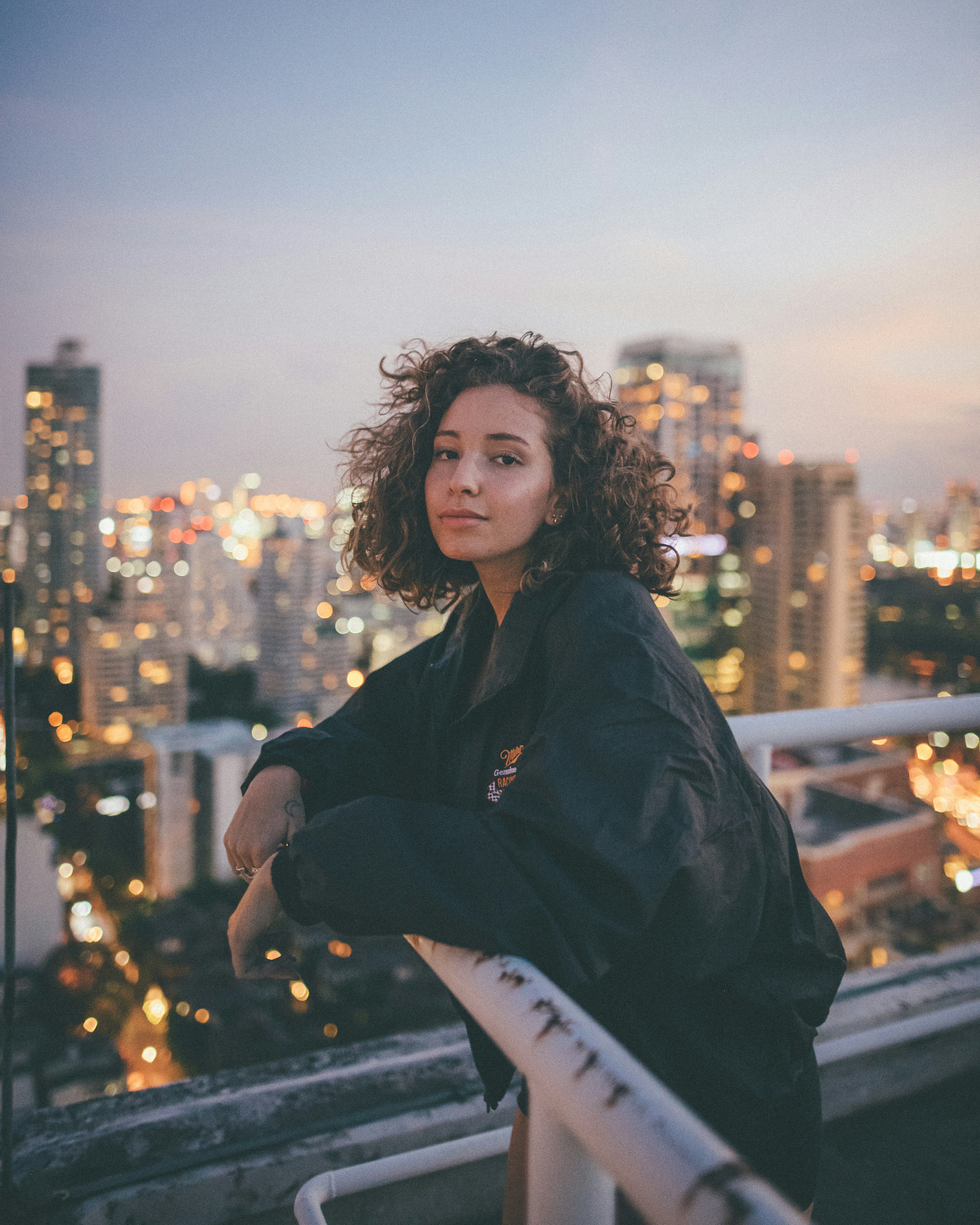 photo-1583748493291-7938f0657681?ixid=M3