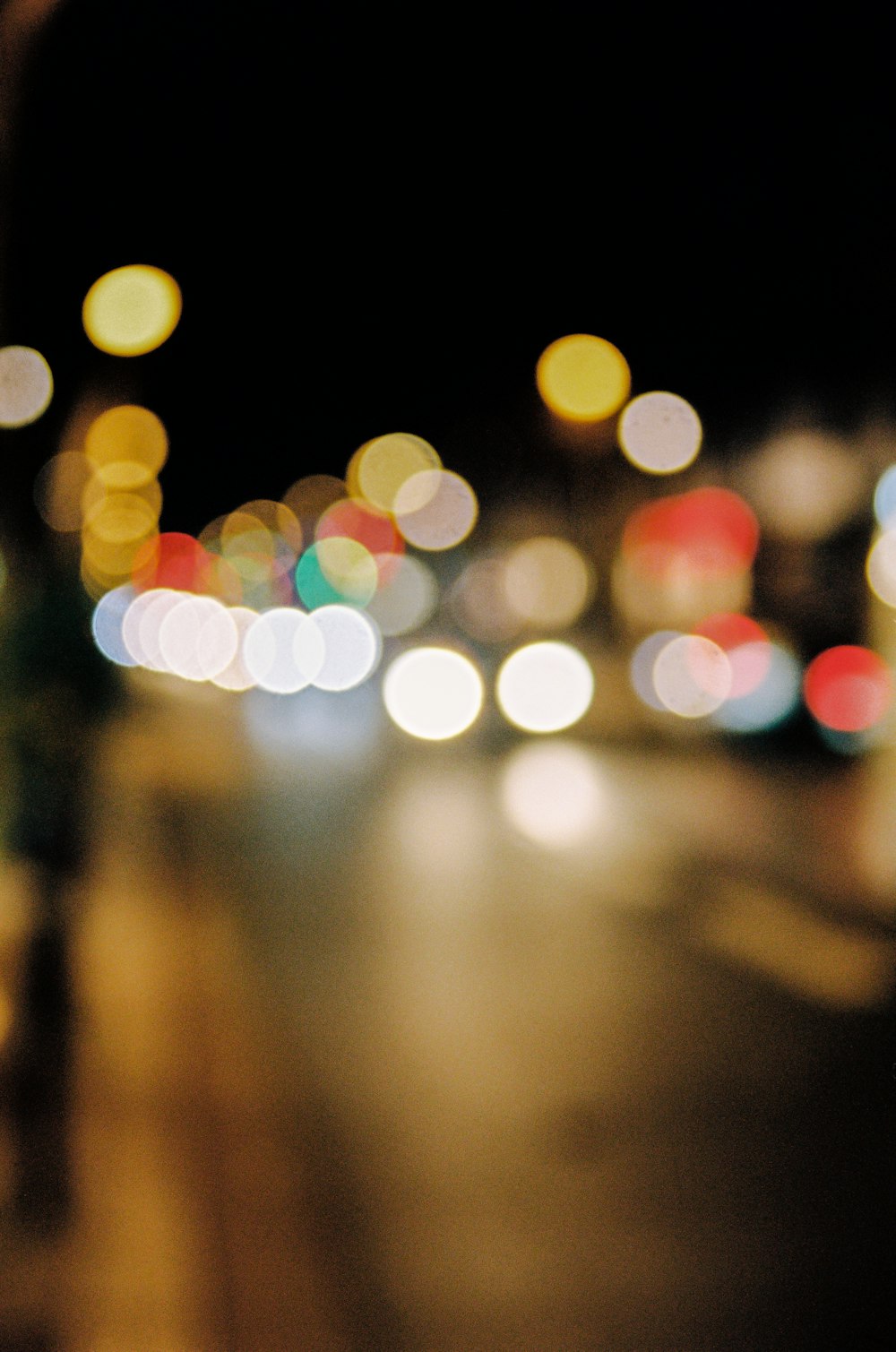 Fotografia bokeh delle luci della città durante la notte