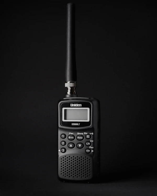 Walkie-talkie para comunicaciones de emergencia