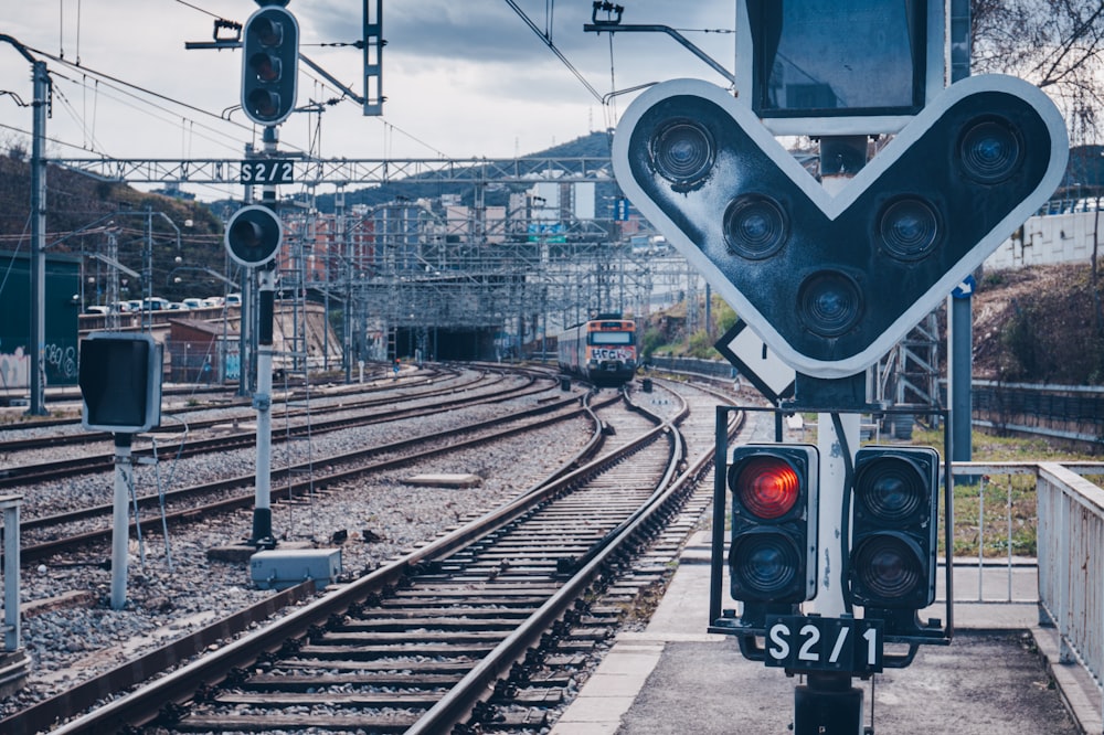 train rail tracks during daytime