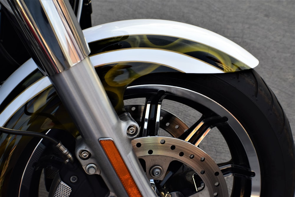 gray and black motorcycle wheel