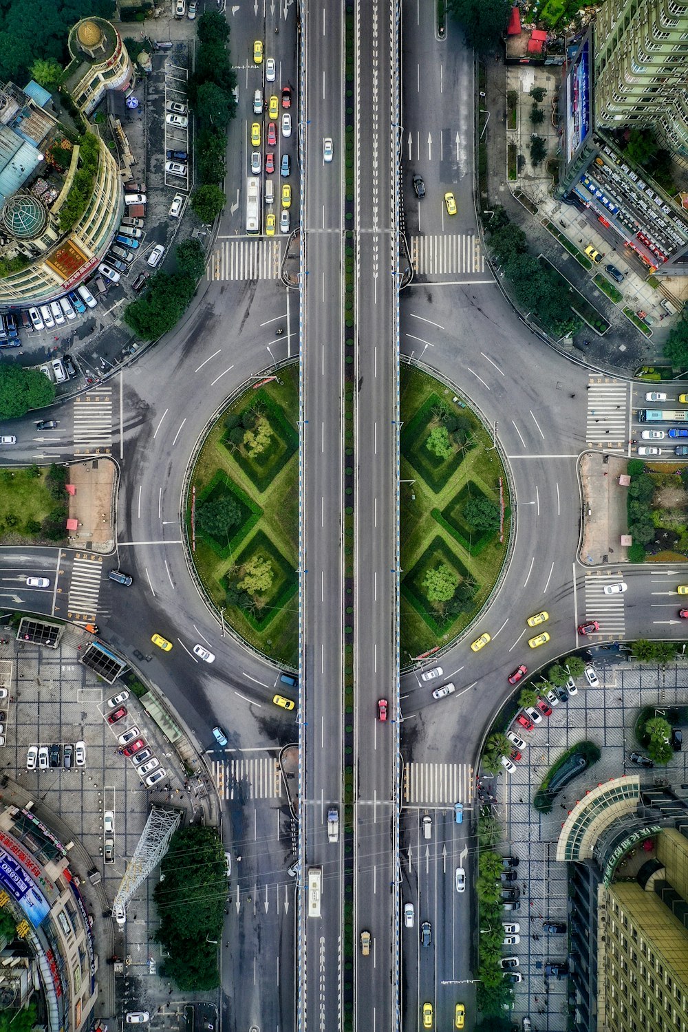 Veduta aerea degli edifici della città durante il giorno