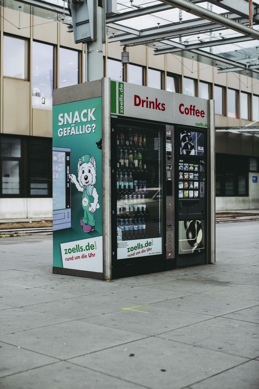 green and white kanji text signage