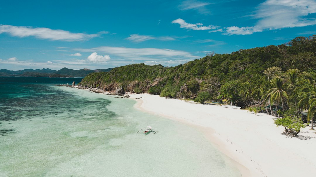 Visit Malcapuya island