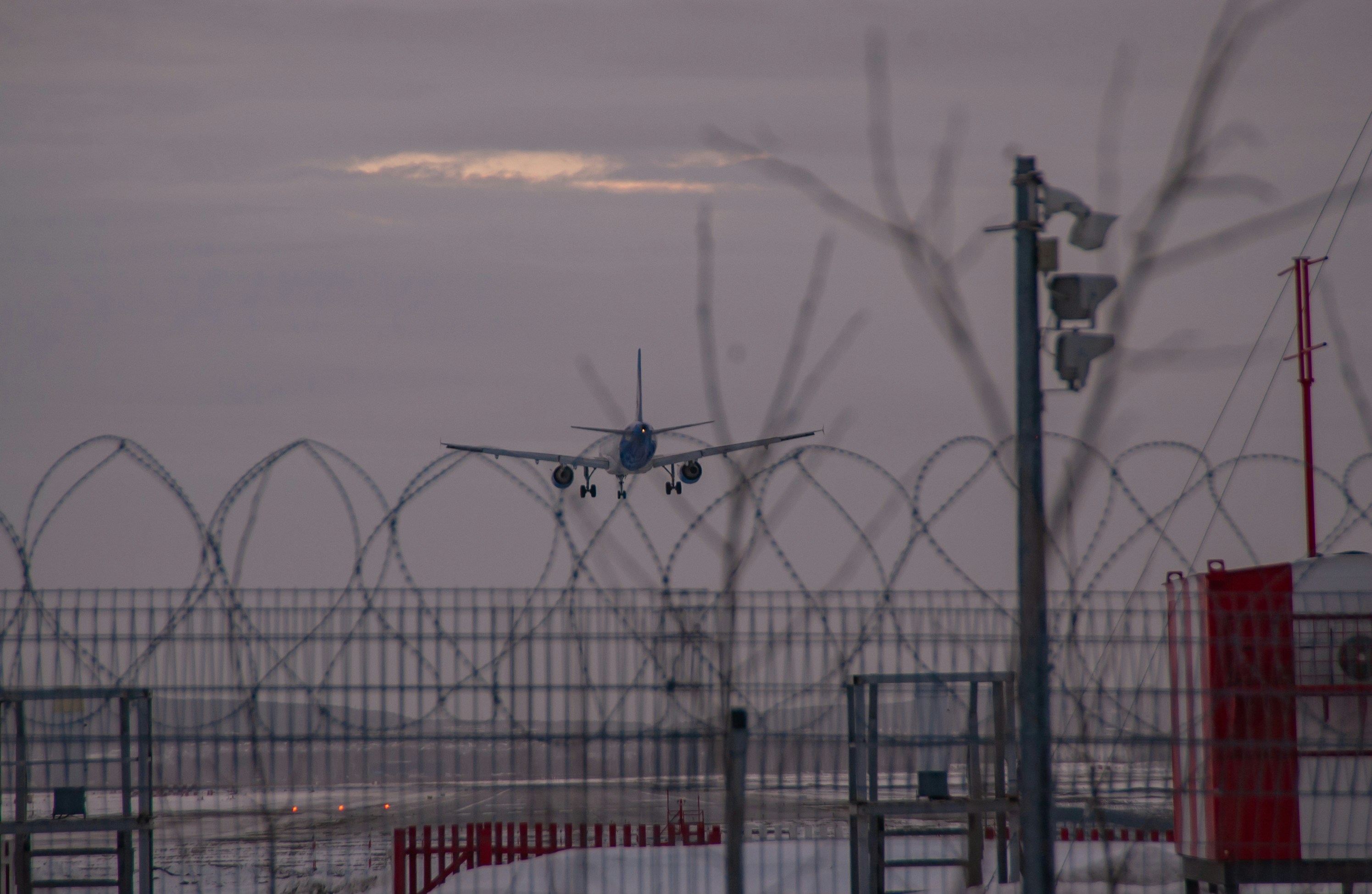 烏克蘭無人機襲俄機場300航班停飛