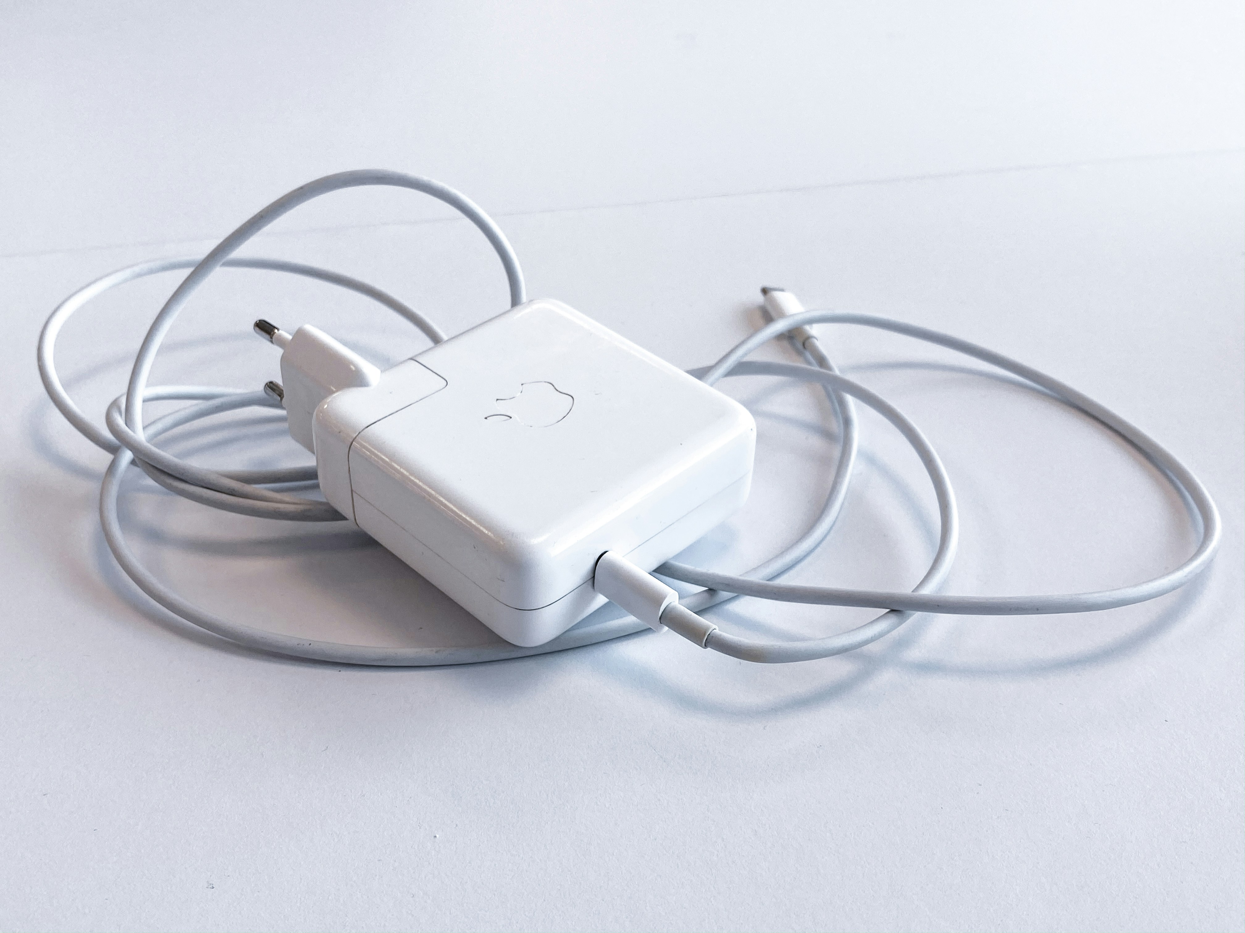 Should I Purchase An Extended Laptop Battery For Long Trips?