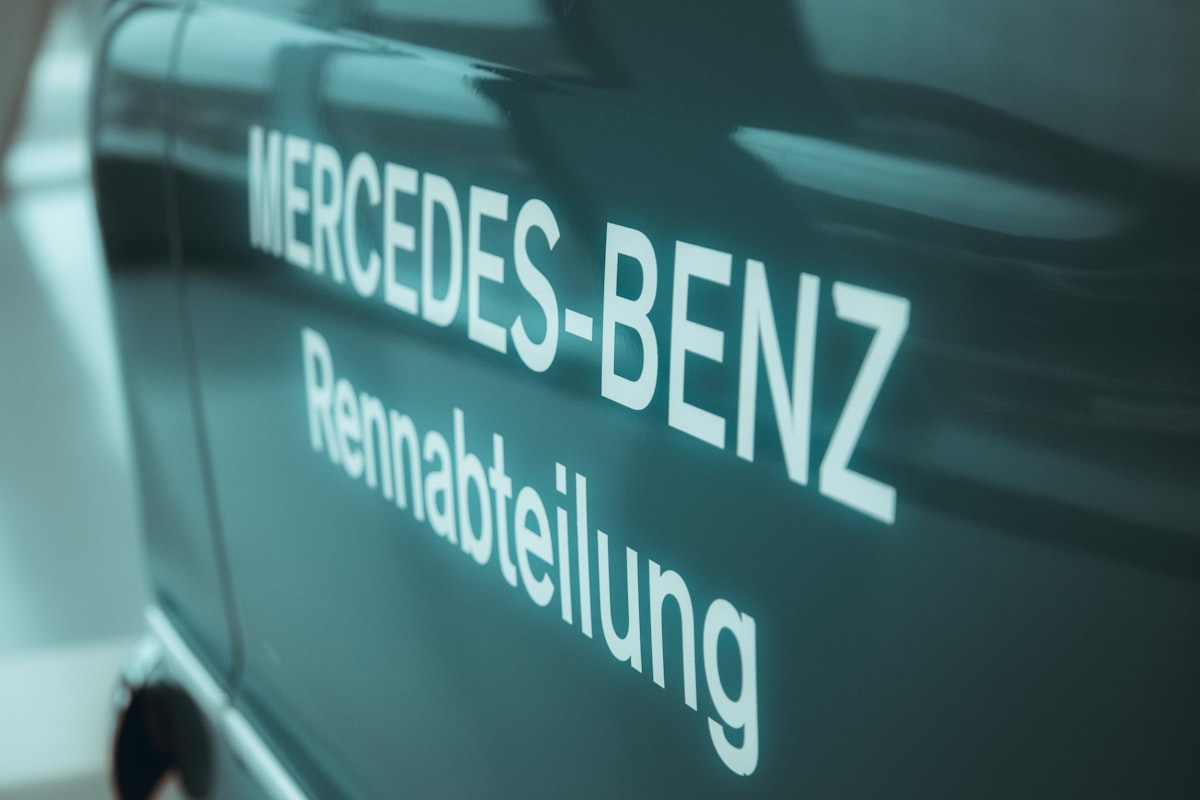 Cover image for Nearshoring-Entscheidung für einen Präzisionswerkzeugbauer