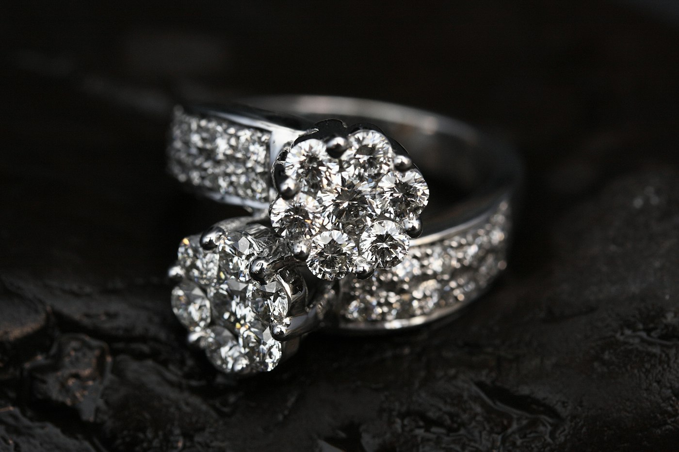 Verlobungsring mit Cluster-Diamanten