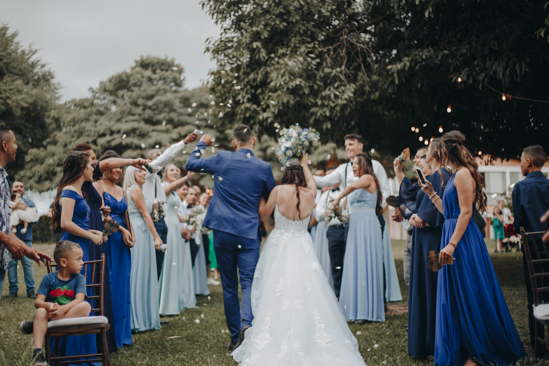 Confetti toss