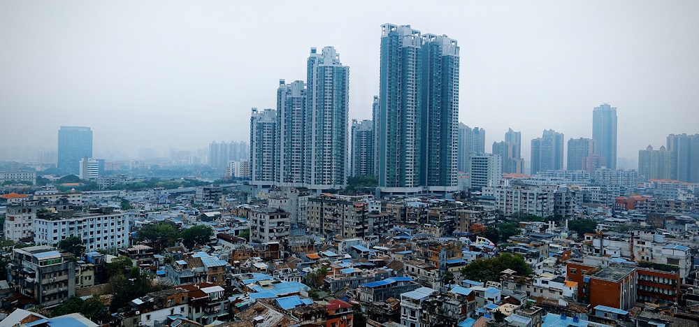 Vue aérienne des bâtiments de la ville pendant la journée