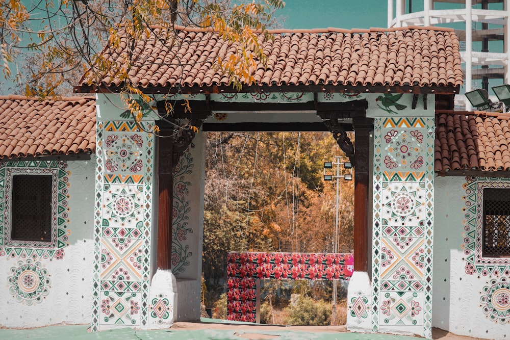 brown and white floral arch