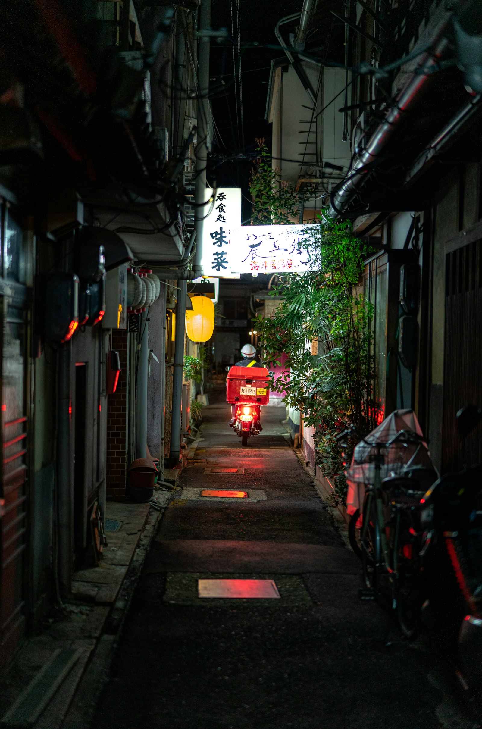 Sony a7R III sample photo. Red and yellow street photography