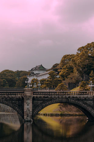 Bright room with large windows overlooking the famous Japanese bridge.