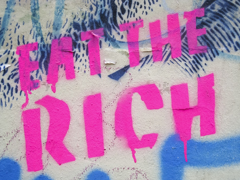K-Shaped Economy 2026: Why the Rich Are Spending More and Everyone Else Is Drowning