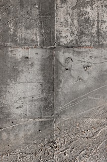 gray and brown concrete wall