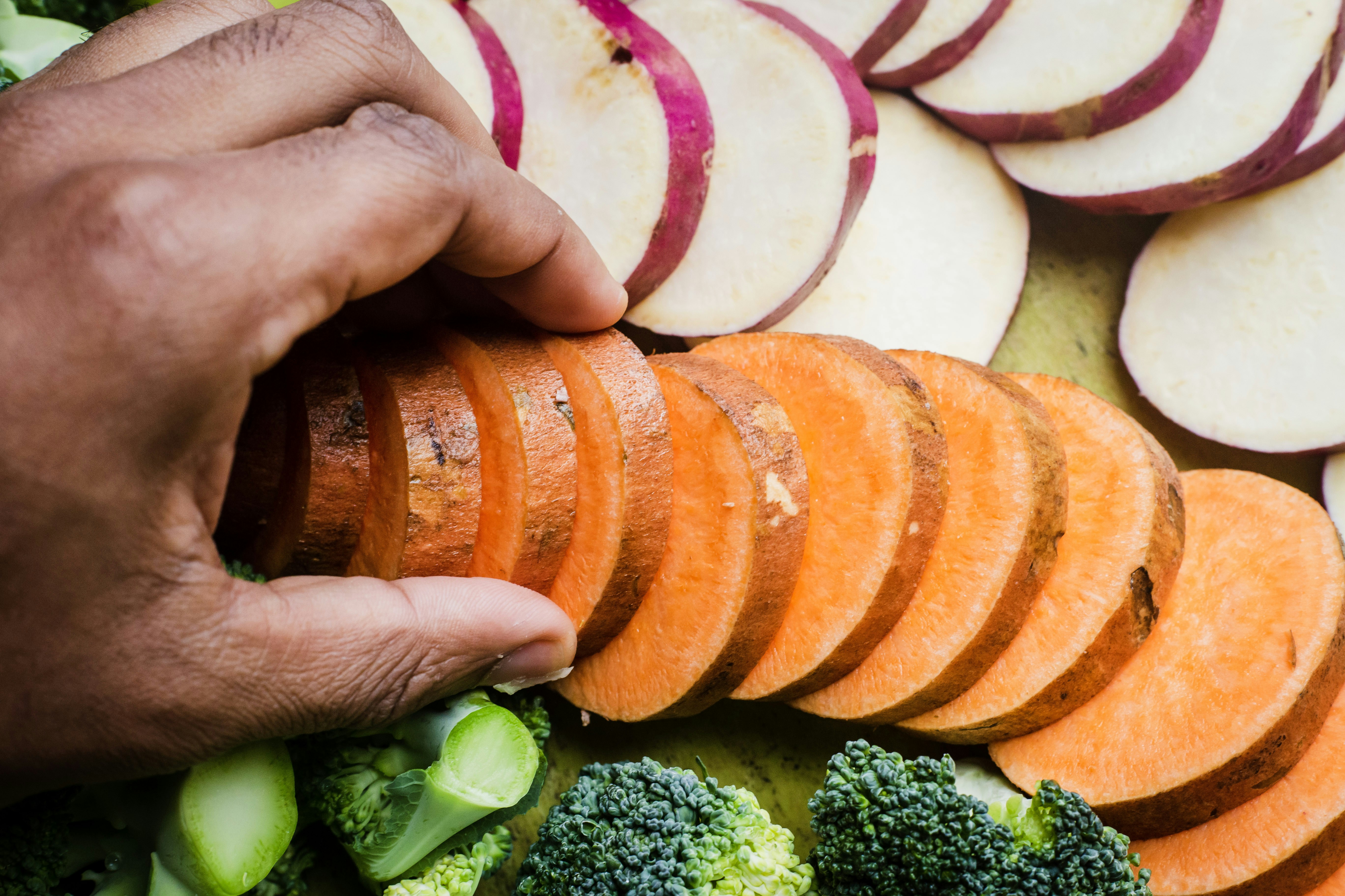 sliced carrots and green broccoli